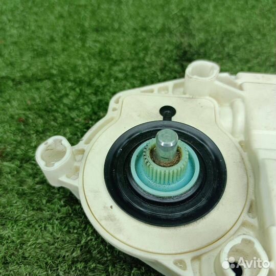 Моторчик стеклоподъемника передний левый Citroen