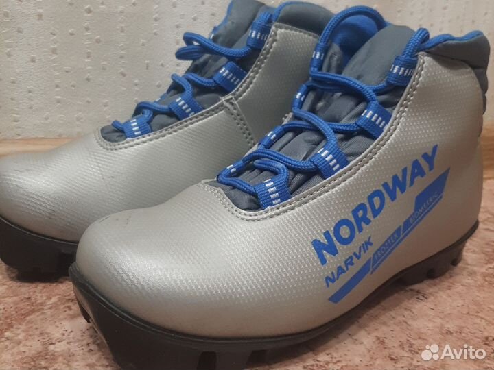 Лыжные ботинки