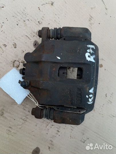 Суппорт передний правый Kia Magentis EF G4JP 2005