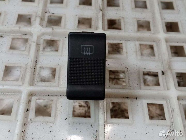 Кнопка подогрева стекла задняя Audi А6 С4