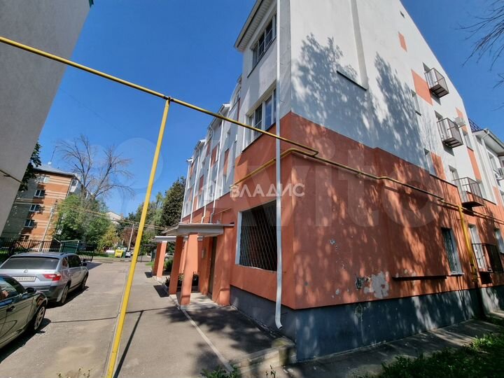 3-к. квартира, 140,5 м², 2/4 эт.