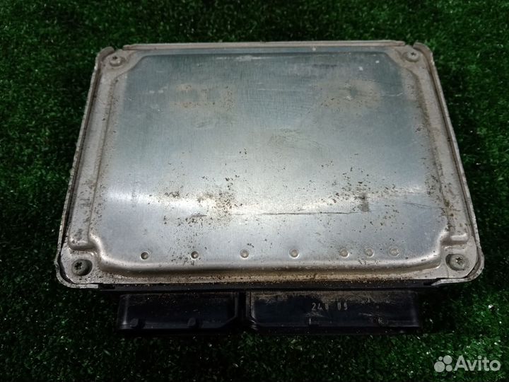 Блок управления двигателем Audi Tt 8J BUB (3.2)