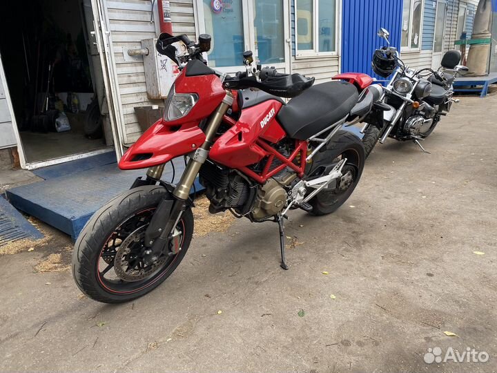 Ducati Hypermotard 1100S