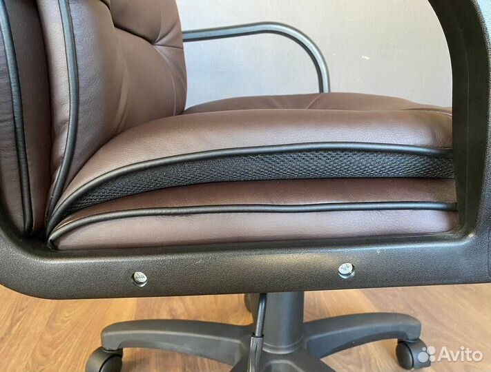 Офисное кресло новое