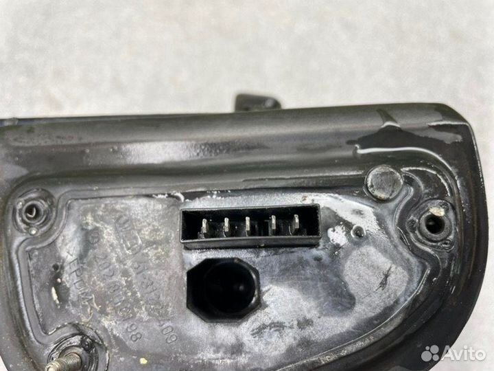 Корпус зеркала передний левый Mercedes-Benz