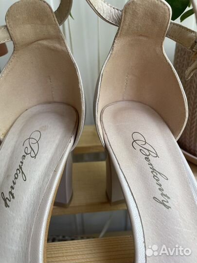 Босоножки женские Berkonty 37 разм