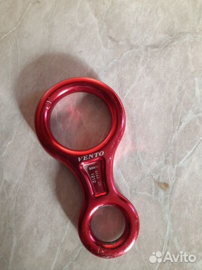 Страховочное устройство восьмерка