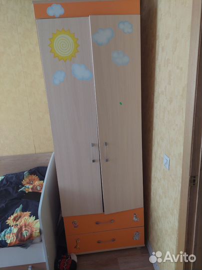 Шкаф