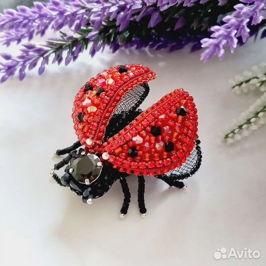 Брошь ручной работы Божья коровка