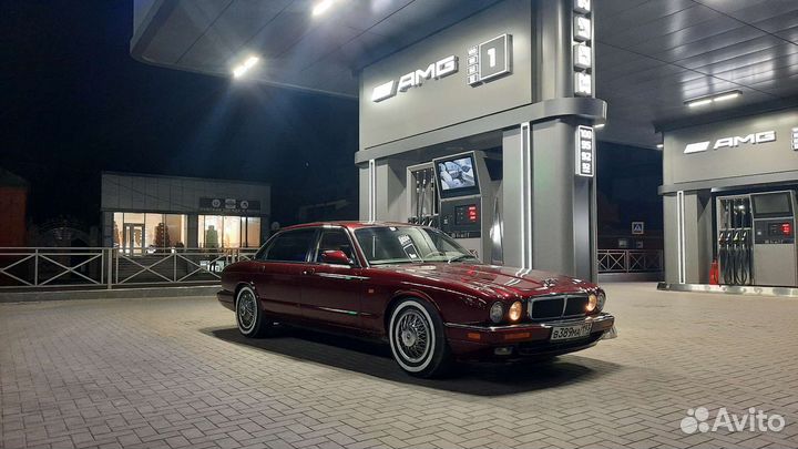 Эмблема jaguar
