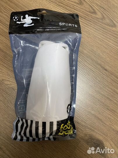 Щитки футбольные детские