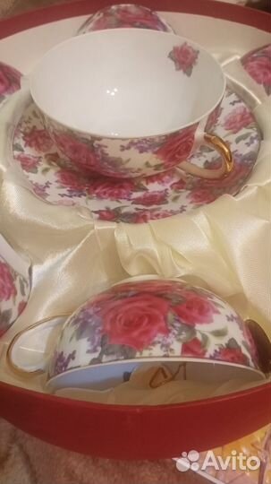 Чайные чашки с блюдцами