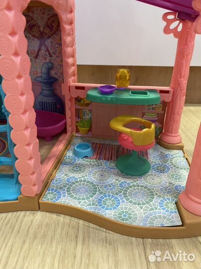 Домик энчантималс с вещами