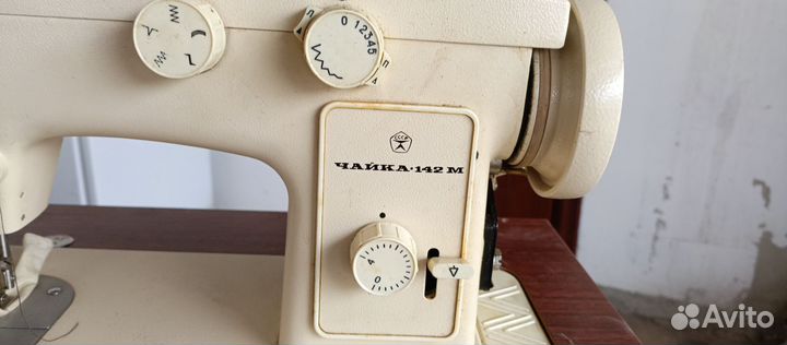 Швейная машинка чайка 142м