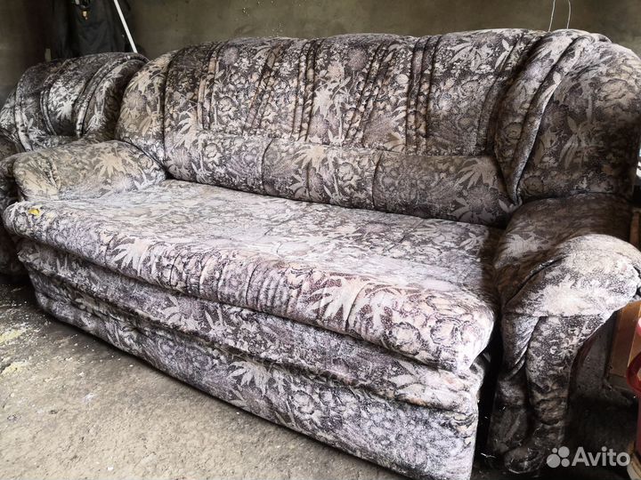 Диван и два кресла