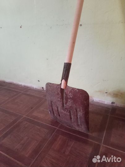 Совковая лопата