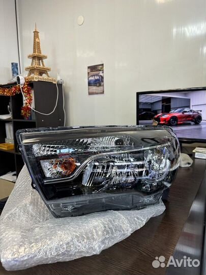 Передние фары веста оригинал