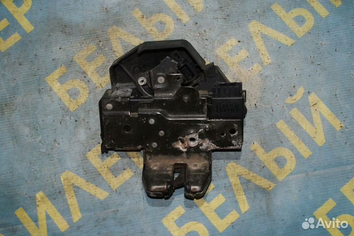 Замок крышки багажника Volvo V70