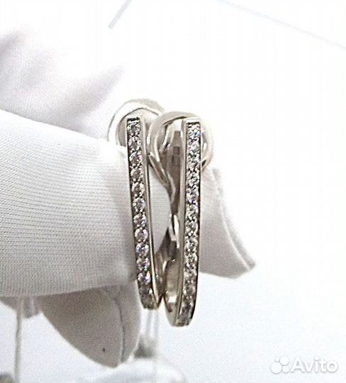 Золотые серьги с камнем