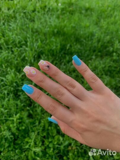 Маникюр и педикюр