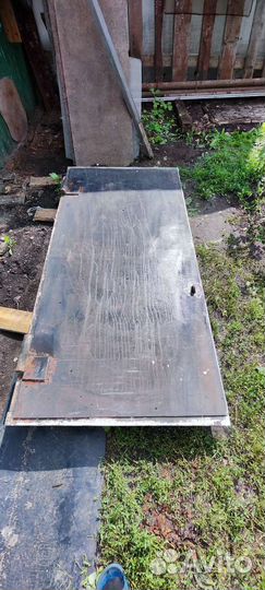 Металлическая дверь б/у