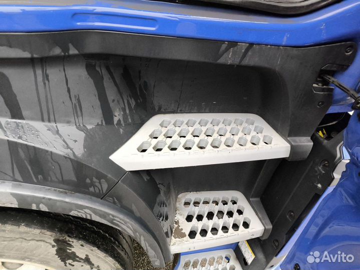 Корпус подножек правый 2016г. Volvo FH