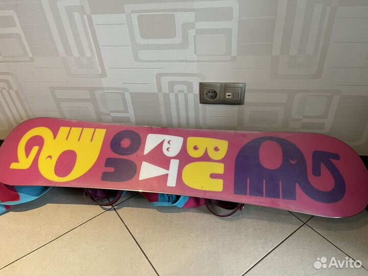 Сноуборд с креплениями, ботинки