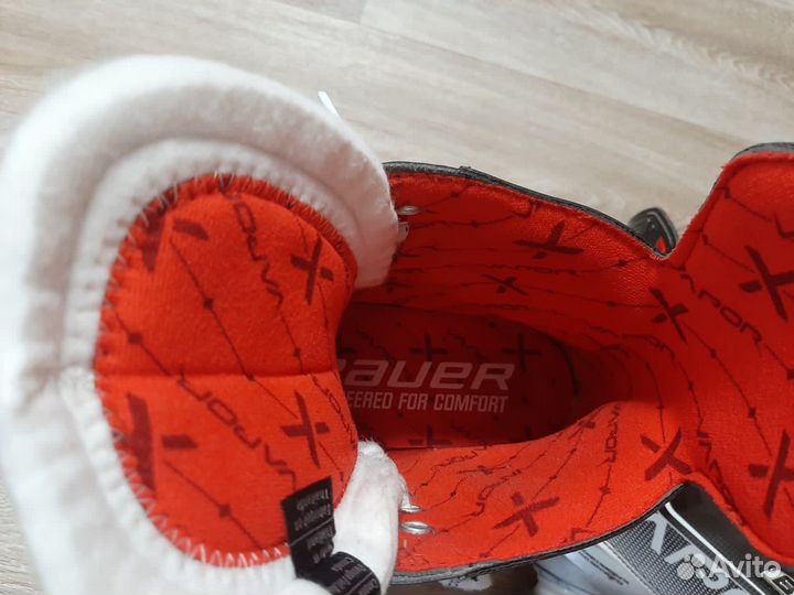 Хоккейные коньки bauer