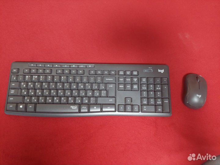 Беспроводная клавиатура с мышкой