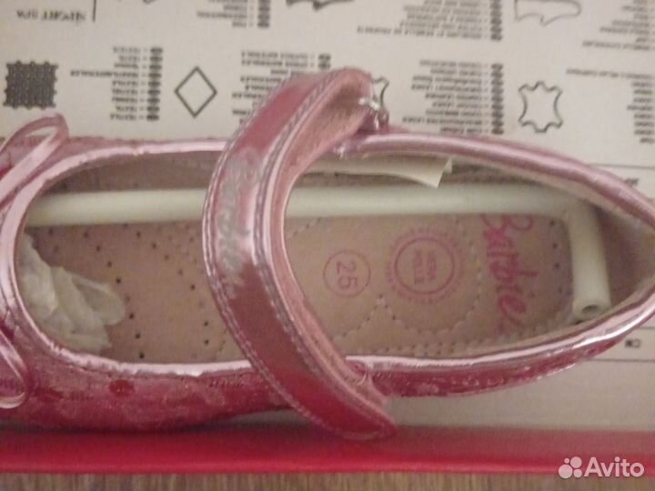 Туфли для девочки 25 размер новые