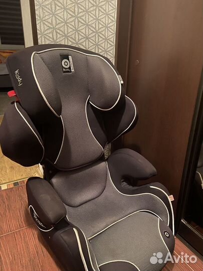 Продам автомобильное кресло Kiddyguardianfix pro2