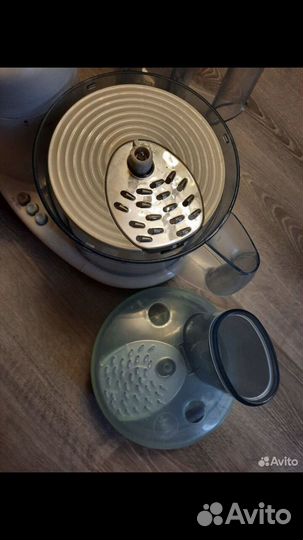 Кухонный комбайн philips HR7638. На запчасти