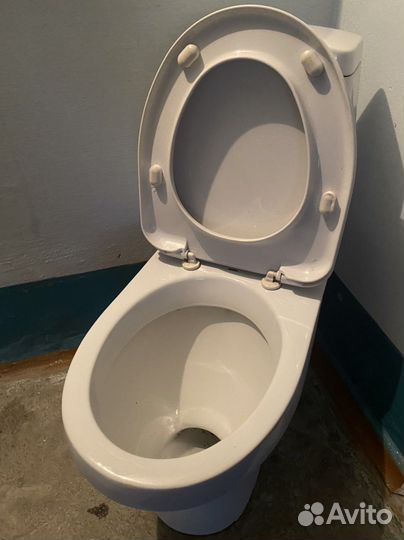Продам унитаз с бачком б/у
