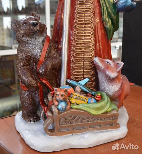 Дед мороз и лесные помощники (гипс. высота 40 см