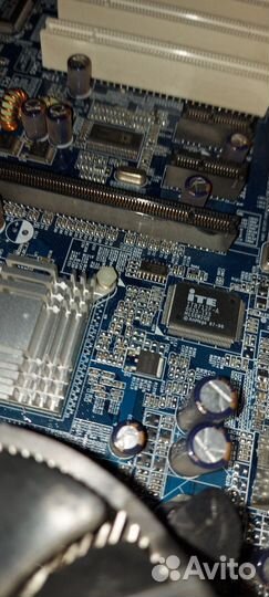 Материнская плата gigabyte