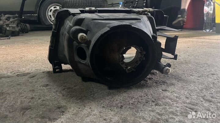 Фара правая audi 100 c3