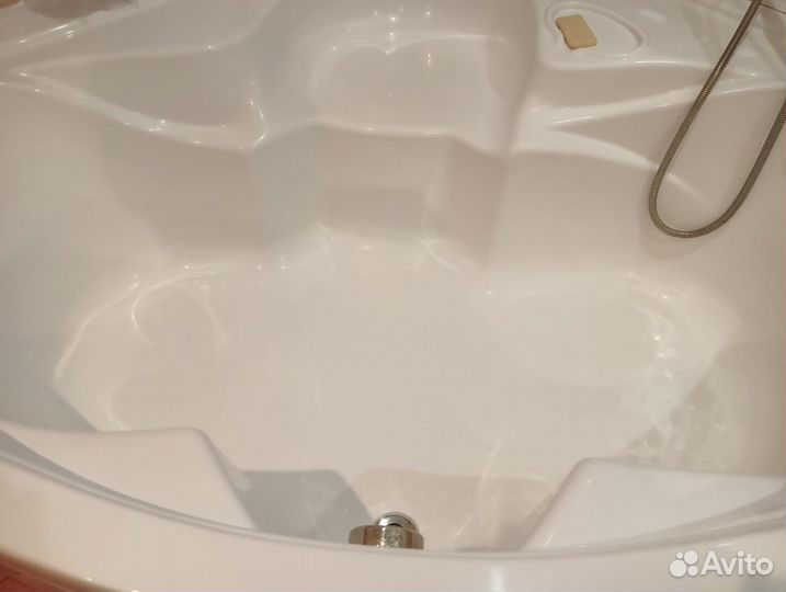 Ванна акриловая