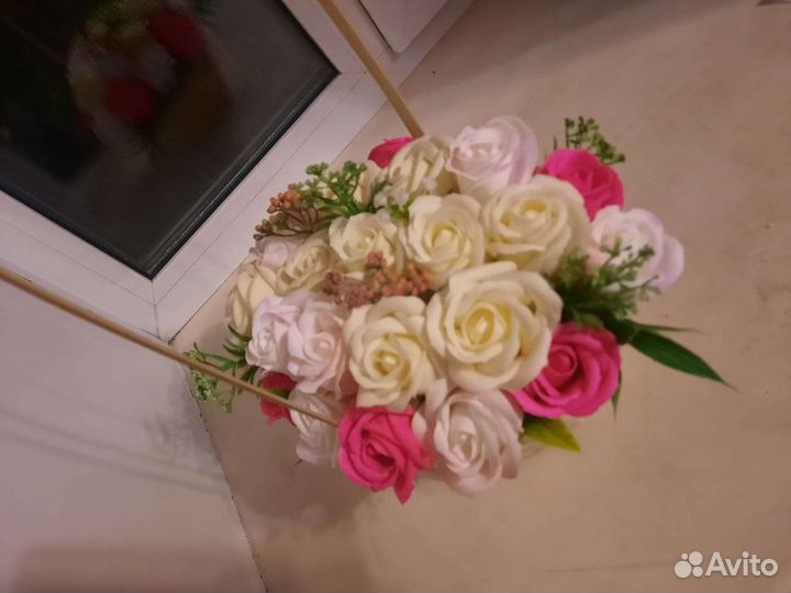 Нежный букет из мыльных роз