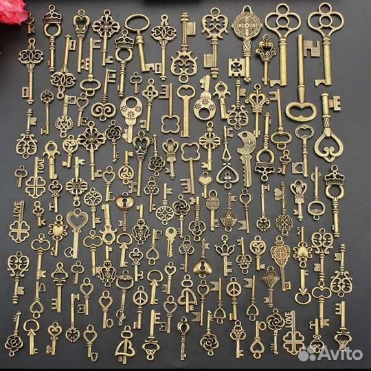 Брелок подвеска ключики и часики, ключ латунный