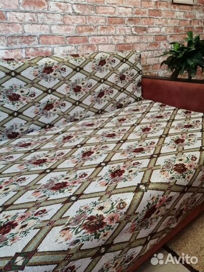 Покрывало на кровать новое