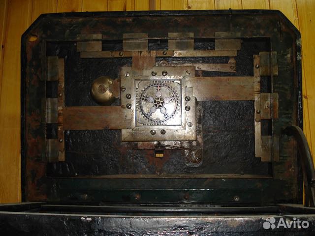Сейф-сундук. Старинный. Секретный замок