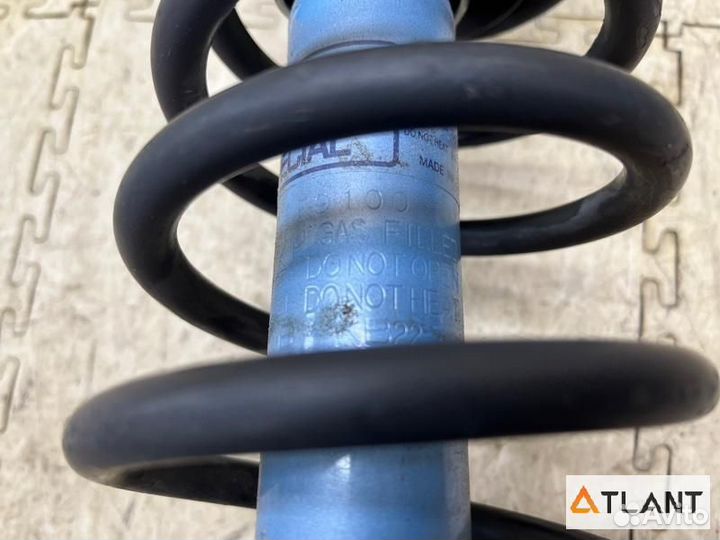 Стойка задняя правая toyota prius