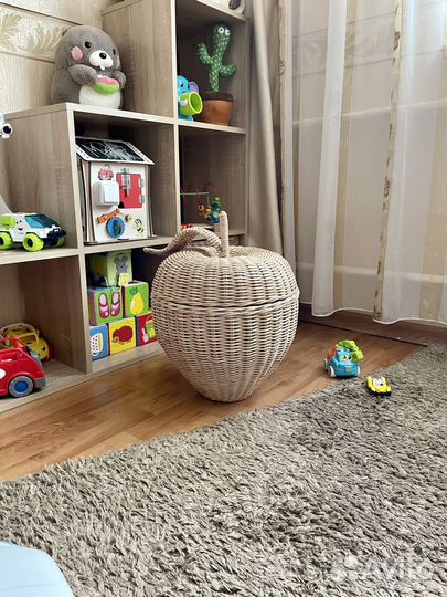 Корзина плетеная - яблоко