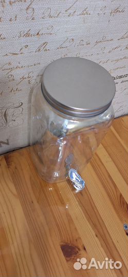 Банка с краником 1,5 литра