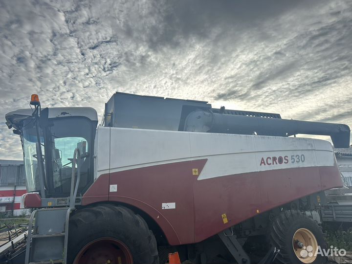Зерноуборочный комбайн acros 530