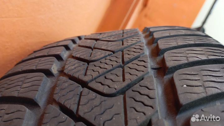 Зимние колеса R18 BMW X1 X2 F39 F48 стиль 569