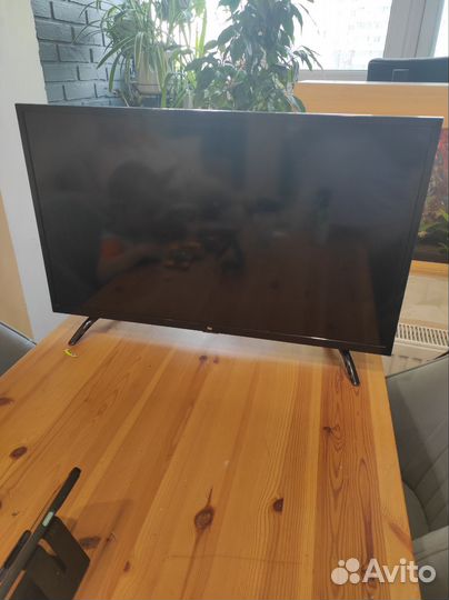 Телевизор смарт TV б/у 32