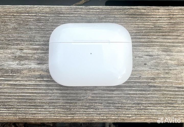 Оригинальный кейс Airpods Pro