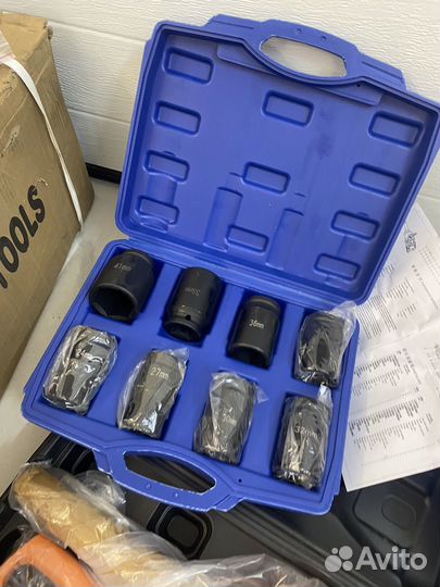 Набор гайковерт пневматический и набор головок