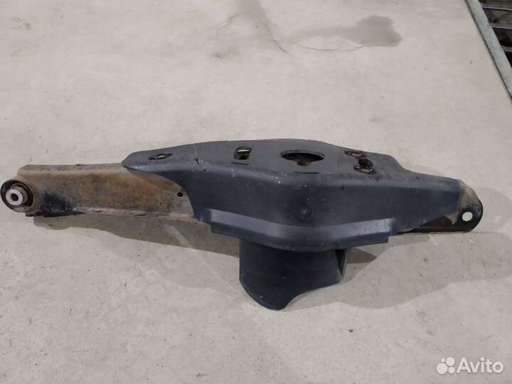 Рычаг подвески задний правый нижний Пассат Passat